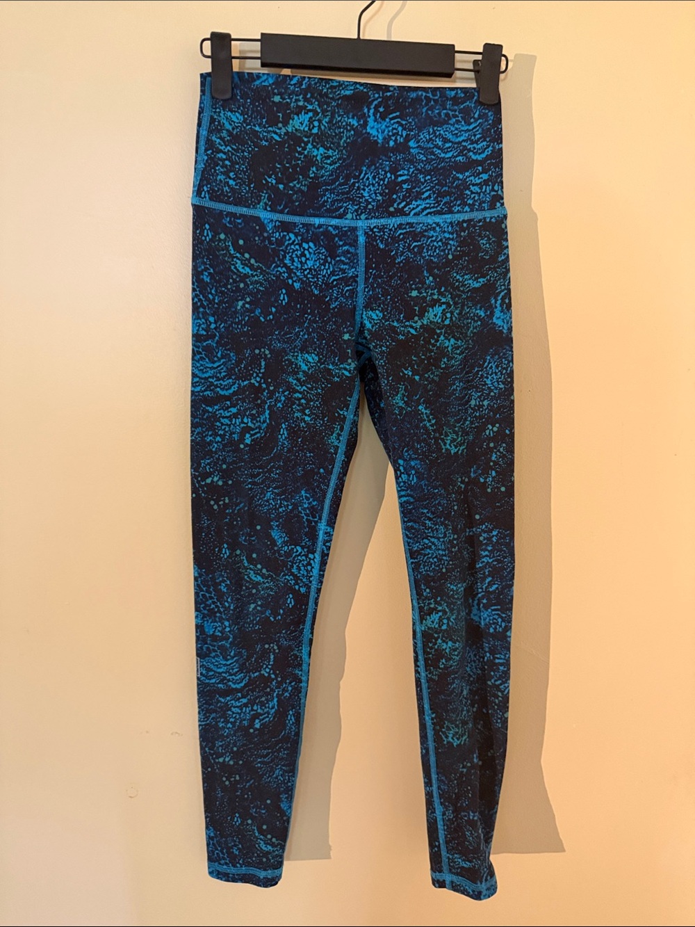 FLEO Women's High-Waist Blue Marble Leggings